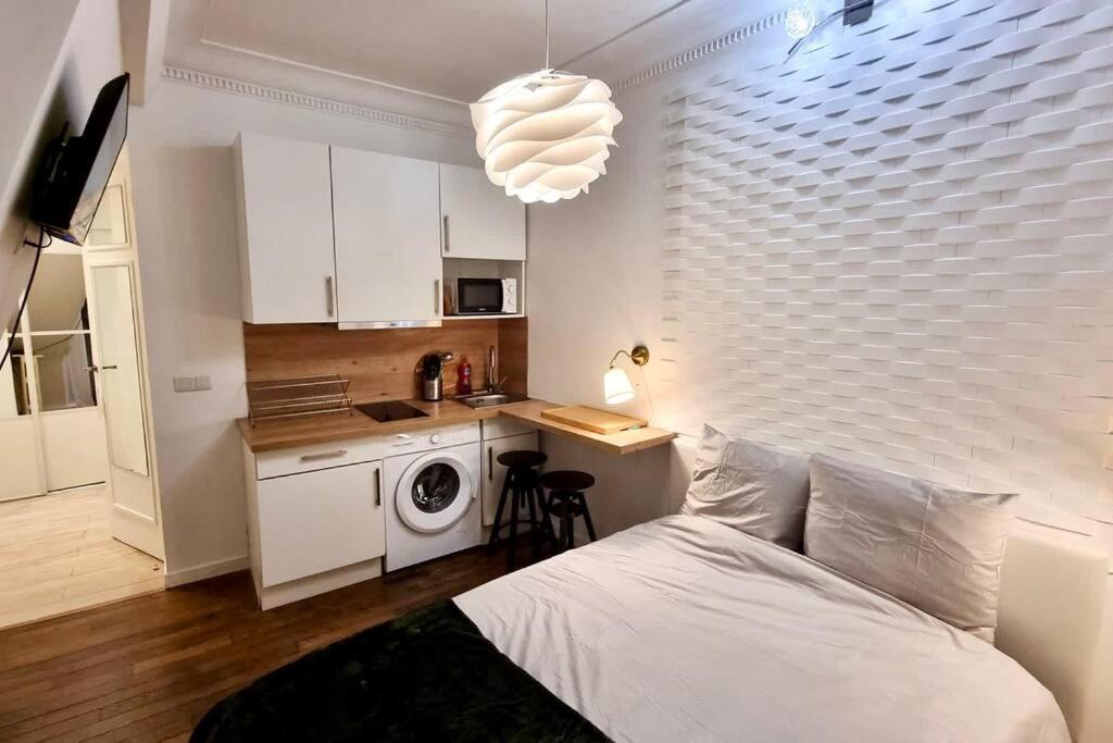 Champs-Elysees - Suite For 2 People Paris Bagian luar foto